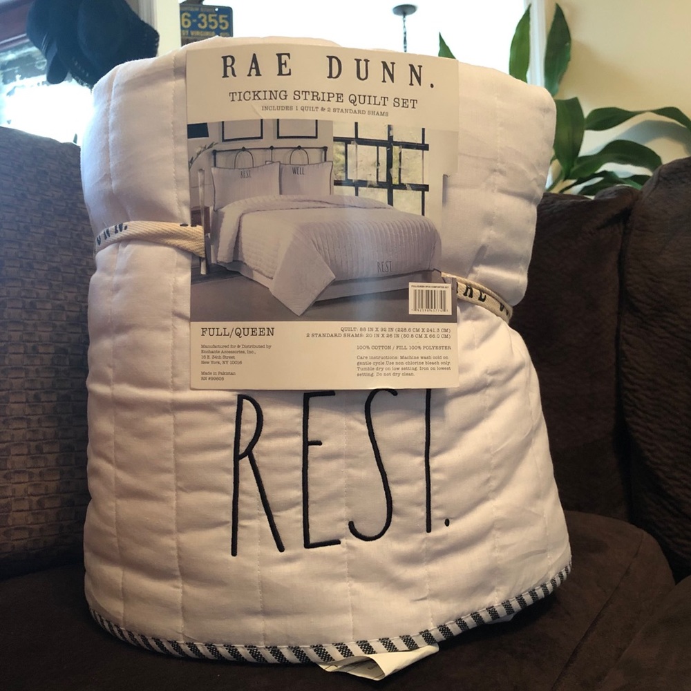 🔹SOLD🔹Rae Dunn Bedding Set - Queen